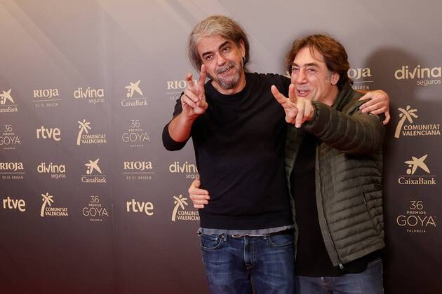 Entertainment Themen der Woche KW48 Bilder des Jahres 2021, Entertainment 11 November Entertainment Bilder des Tages Spanish film maker Fernando Leon de Aranoa (L) embraces actor Javier Bardem (R) after announced the nominate films of Goya Awards 2021 during an act held in Madrid, Spain on 29 November 2021. The film The good boss by Fernando Leon de Aranoa has received 20 nominations. Goya Awards 2021 nominations !ACHTUNG: NUR REDAKTIONELLE NUTZUNG!  Copyright: xEmilioxNaranjox GRAF4532 20211129-6d95df036fbf3b11c4df672ac85f6ac493767bce