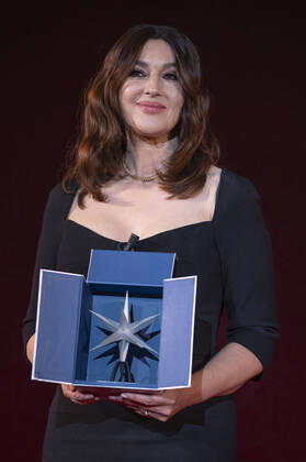 Entertainment Themen der Woche KW48 Bilder des Jahres 2021, Entertainment 11 November Entertainment Bilder des Tages Turin. Monica Bellucci receives the Stella della Mole Award during the 39th Turin Film Festival In the photo: Monica Bellucci  Copyright: xRiccardoxGiordanox xIPAx xRiccardoxGiordanox
