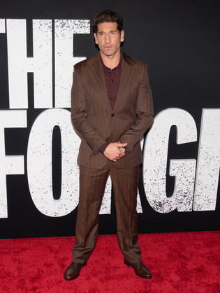30 November 2021 - Los Angeles, California - Jon Bernthal. The Los Angeles premiere of Netflix s The Unforgivable Hollywood USA - ZUMAa123 20211130_zaa_a123_081 Copyright: xBillyxBennightx