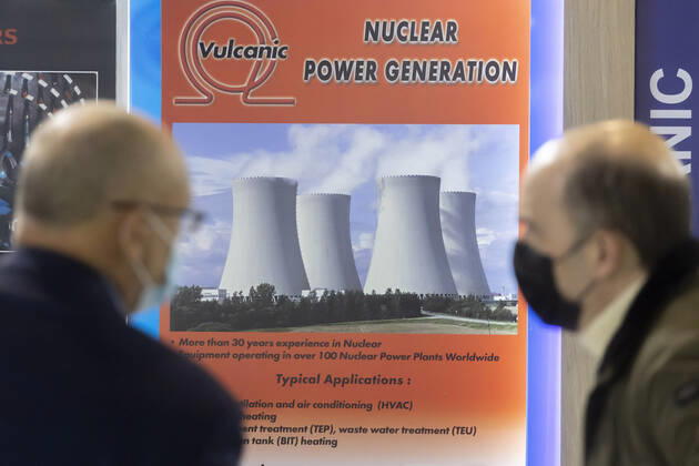 Villepinte, France November 30, 2021 - World Nuclear Exhibition (WNE). This civil nuclear exhibition welcomes more than 18,000 participants and 600 exhibitors from 65 countries including: South Korea, United States, United Kingdom and Russia. The nuclear energy sector is back in the spotlight ten years after the Fukushima Daiichi Nuclear Power Plant disaster in Japan, which led to the event being halted. ENERGIE NUCLEAIRE, CENTRALE NUCLEAIRE, ECONOMIE, SALON, ILLUSTRATION, GENERIQUE, ATMOSPHERE, AMBIANCE, BUSINESS, ATOME, REACTEUR NUCLEAIRE, FISSION, RADIOACTIVITE, CHANGEMENT CLIMATIQUE, EXPO, PRODUCTION D ENERGIE, ENVIRONNEMENT, QUESTIONS ENVIRONNEMENTALE, INDUSTRIE, ELECTRICITE, CONTAMINATION RADIOACTIVE, ACCIDENT NUCLEAIRE, DECHETS NUCL Copyright: xVincentxIsorex