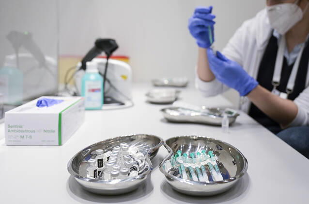 GERMANY, corona virus GERMANY, Hamburg, corona pandemic, vaccination with Biontech Pfizer