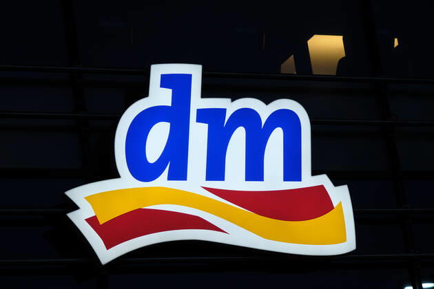 Düsseldorf 07.12.2021 DM Drogeriemarkt Drogerie Discounter Düsseldorf Nordrhein-Westfalen Deutschland