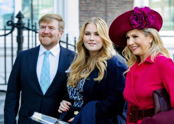 Bilder des Jahres 2021, Entertainment 12 Dezember Entertainment Themen der Woche KW49 Entertainment Bilder des Tages Prinzessin Amalia der Niederlande wird Staatsrad in Den Haag eingeführt 08-12-2021 The Hague Princess Amalia introduced into the Council of State ( Raad van State) with King Willem-Alexander and Queen Maxima and Thom de Graaf at the Ballroom of Kneuterdijk palace in The Hague. Â  Copyright: xPPEx