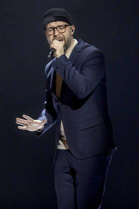Mark Forster bei der Aufzeichnung der TV-Show MDR Sputnik präsentiert: Friends of Mark Forster im Carl-Maria-von-Weber-Theater. Bernburg, 07.12.2021