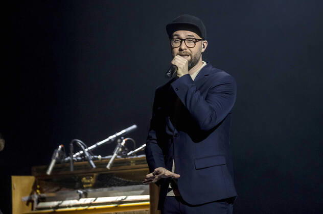 Mark Forster bei der Aufzeichnung der TV-Show MDR Sputnik präsentiert: Friends of Mark Forster im Carl-Maria-von-Weber-Theater. Bernburg, 07.12.2021