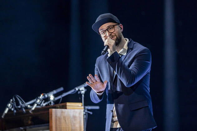 Mark Forster bei der Aufzeichnung der TV-Show MDR Sputnik präsentiert: Friends of Mark Forster im Carl-Maria-von-Weber-Theater. Bernburg, 07.12.2021