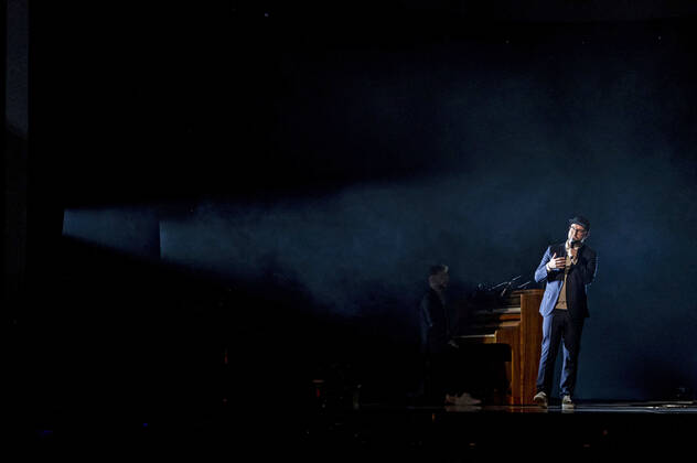 Mark Forster bei der Aufzeichnung der TV-Show MDR Sputnik präsentiert: Friends of Mark Forster im Carl-Maria-von-Weber-Theater. Bernburg, 07.12.2021