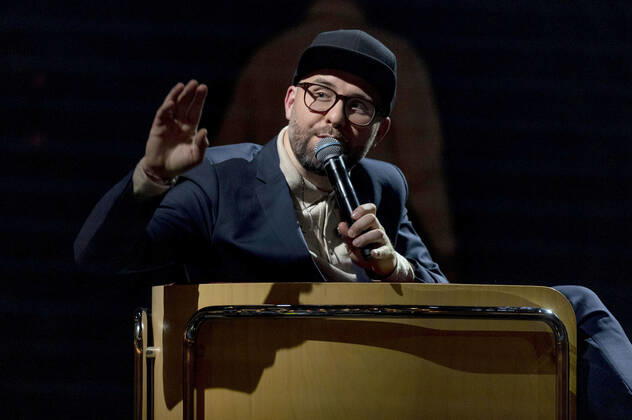 Mark Forster bei der Aufzeichnung der TV-Show MDR Sputnik präsentiert: Friends of Mark Forster im Carl-Maria-von-Weber-Theater. Bernburg, 07.12.2021