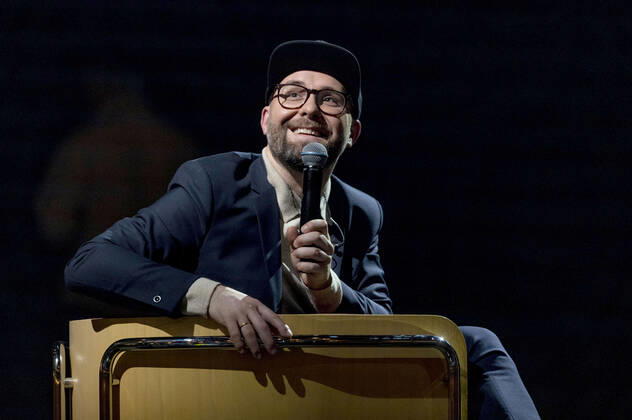 Mark Forster bei der Aufzeichnung der TV-Show MDR Sputnik präsentiert: Friends of Mark Forster im Carl-Maria-von-Weber-Theater. Bernburg, 07.12.2021