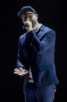 Mark Forster bei der Aufzeichnung der TV-Show MDR Sputnik präsentiert: Friends of Mark Forster im Carl-Maria-von-Weber-Theater. Bernburg, 07.12.2021