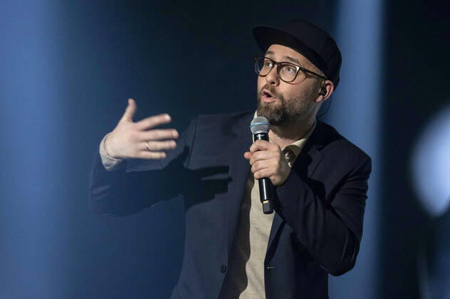 Mark Forster bei der Aufzeichnung der TV-Show MDR Sputnik präsentiert: Friends of Mark Forster im Carl-Maria-von-Weber-Theater. Bernburg, 07.12.2021