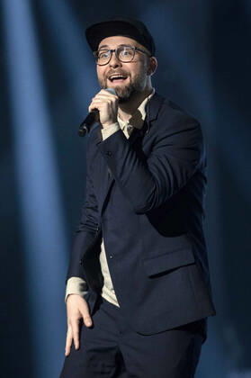 Mark Forster bei der Aufzeichnung der TV-Show MDR Sputnik präsentiert: Friends of Mark Forster im Carl-Maria-von-Weber-Theater. Bernburg, 07.12.2021