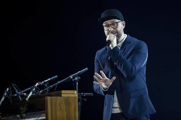 Mark Forster bei der Aufzeichnung der TV-Show MDR Sputnik präsentiert: Friends of Mark Forster im Carl-Maria-von-Weber-Theater. Bernburg, 07.12.2021