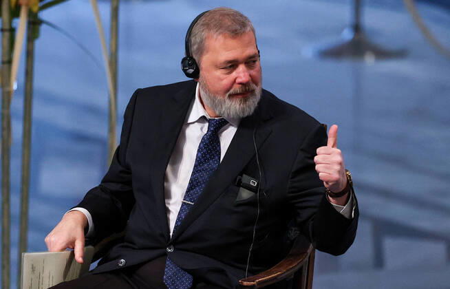 OSLO, NORWAY â€“ DECEMBER 10, 2021: Russian journalist, Novaya Gazeta editor-in-chief Dmitry Muratov gives a thumbs up sign during the 2021 Nobel Peace Prize award ceremony at Oslo City Hall. The Norwegian Nobel Committee has decided to award the Nobel Peace Prize for 2021 to Philipino-American journalist Maria Ressa and Russian journalist Dmitry Muratov in recognition of their efforts to safeguard freedom of expression, which is a precondition for democracy and lasting peace . Sergei Bobylev TASS  TS11B5BB