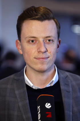 Adis Ahmetovic bei der 5. Sitzung des Deutschen Bundestages im Reichstagsgebäude. Berlin, 08.12.2021