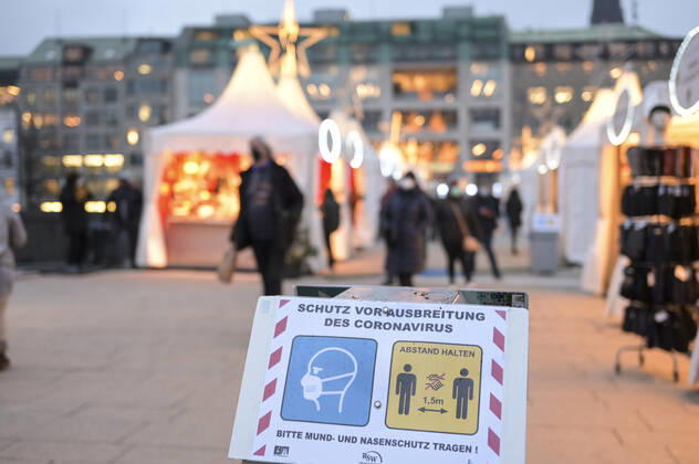 GERMANY, corona virus GERMANY, Hamburg, Corona Pandemic, COVID-19 , christmas market in city center