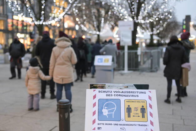GERMANY, corona virus GERMANY, Hamburg, Corona Pandemic, COVID-19 , christmas market in city center