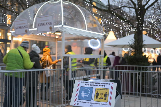 GERMANY, corona virus GERMANY, Hamburg, Corona Pandemic, COVID-19 , christmas market in city center