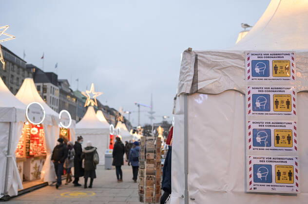 GERMANY, corona virus GERMANY, Hamburg, Corona Pandemic, COVID-19 , christmas market in city center
