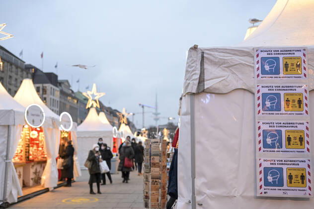 GERMANY, corona virus GERMANY, Hamburg, Corona Pandemic, COVID-19 , christmas market in city center