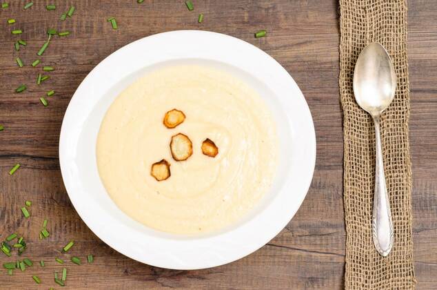  plate with soup of parsnips, 28.10.2020, Copyright: xphotohomepagex Panthermedia10573991