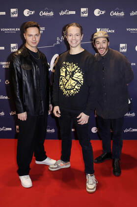 Lahos, Alle Farben und Graham Candy in der Silvestershow Celebrate at the Gate - Willkommen 2022 am Brandenburger Tor. Berlin, 31.12.2021