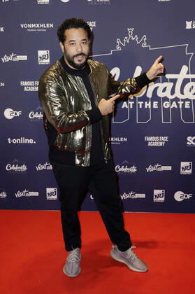 Adel Tawil in der Silvestershow Celebrate at the Gate - Willkommen 2022 am Brandenburger Tor. Berlin, 31.12.2021