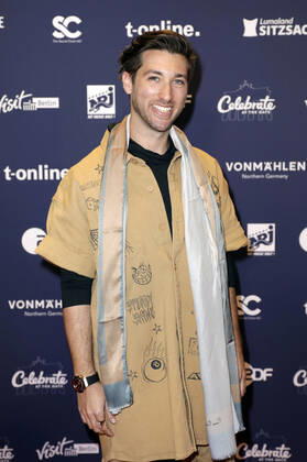 Justin Jesso in der Silvestershow Celebrate at the Gate - Willkommen 2022 am Brandenburger Tor. Berlin, 31.12.2021