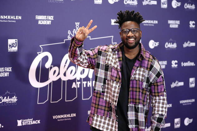 Kelvin Jones in der Silvestershow Celebrate at the Gate - Willkommen 2022 am Brandenburger Tor. Berlin, 31.12.2021