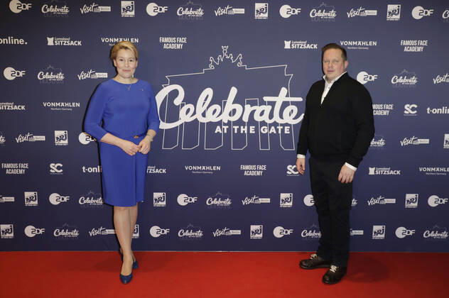 Franziska Giffey und Maiko Heinrich in der Silvestershow Celebrate at the Gate - Willkommen 2022 am Brandenburger Tor. Berlin, 31.12.2021