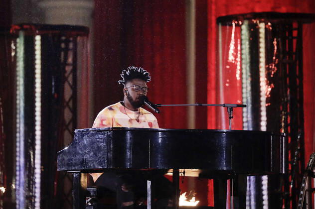Kelvin Jones in der Silvestershow Celebrate at the Gate - Willkommen 2022 am Brandenburger Tor. Berlin, 31.12.2021