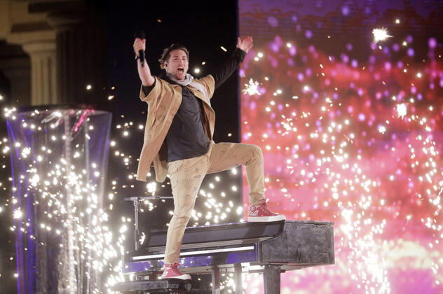 Justin Jesso in der Silvestershow Celebrate at the Gate - Willkommen 2022 am Brandenburger Tor. Berlin, 31.12.2021