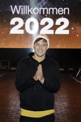 Alexander Knappe in der Silvestershow Celebrate at the Gate - Willkommen 2022 am Brandenburger Tor. Berlin, 31.12.2021