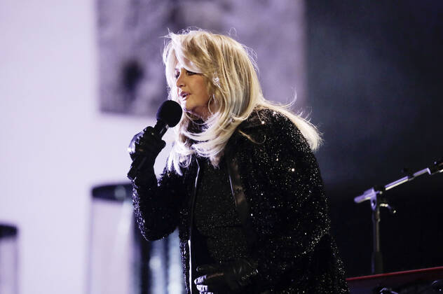 Bonnie Tyler in der Silvestershow Celebrate at the Gate - Willkommen 2022 am Brandenburger Tor. Berlin, 31.12.2021