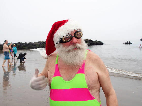 January 1, 2022, New York, New York, USA: January 1, 2022 New York , Coney Island Polar Bear Plunge. This year the Polar Bear Plunge returned after last year s Covid outbreak. Revelers enjoy the water. New York USA - ZUMAct2_ 20220101_zaf_ct2_065 Copyright: xBrucexCotlerx