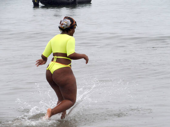 January 1, 2022, New York, New York, USA: January 1, 2022 New York , Coney Island Polar Bear Plunge. This year the Polar Bear Plunge returned after last year s Covid outbreak. Revelers enjoy the water. New York USA - ZUMAct2_ 20220101_zaf_ct2_075 Copyright: xBrucexCotlerx