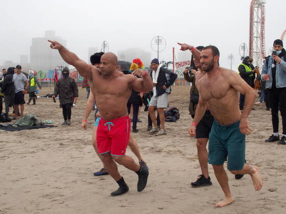 January 1, 2022, New York, New York, USA: January 1, 2022 New York , Coney Island Polar Bear Plunge. This year the Polar Bear Plunge returned after last year s Covid outbreak. Revelers enjoy the water..Victor Martinez retired international federation of BodyBuilders professional BodyBuilder and runner up in the Mr. Olympia contest and a winner of the Arnold Classic. New York USA - ZUMAct2_ 20220101_zaf_ct2_108 Copyright: xBrucexCotlerx