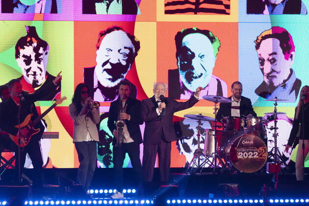 Dieter Hallervorden in der Silvestershow Celebrate at the Gate - Willkommen 2022 am Brandenburger Tor. Berlin, 31.12.2021