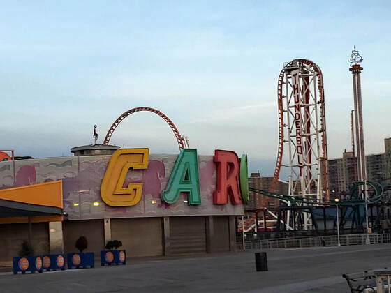 January 6, 2022, New York, New York, USA: January 4, 2022 New York , Coney Island Sunset. Coney Island Parachute Jump New York USA - ZUMAct2_ 20220106_zaf_ct2_003 Copyright: xBrucexCotlerx