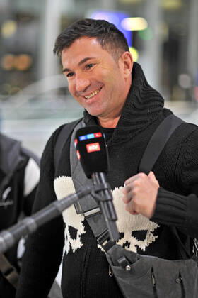 RTL - Dschungelcamp 2022. Lucas Cordalis anläßlich der Abreise der Kandidaten der RTL - Sendung Ich bin ein Star - holt mich hier raus zum Dschungel-Camp 2022 in Südafrika am 09.01.2022 auf dem Flughafen Frankfurt Main. 20220109MWI6926
