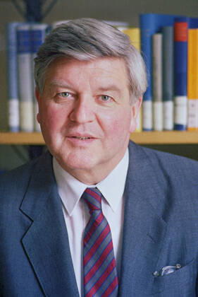 Prof. Dr. Hans Maier, 1986 DEU, Deutschland, 1986, Prof. Dr. Hans Maier, geb. 1931, Portraet, Portrait, Politikwissenschaftler, Politiker, damals bayerischer Kultusminister (1970-1986), Bayern, Geschichte, 1980er, 80er, Jahre, Achtziger Jahre, historisch,