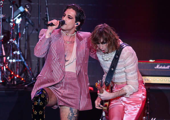 Bilder des Jahres 2022, Entertainment 01 Januar Entertainment Themen der Woche KW02 Entertainment Bilder des Tages January 15, 2022, Inglewood, CA, USA: INGLEWOOD, CALIFORNIA - JANUARY 15: Maneskin - Damiano David and Thomas Raggi perform onstage at the 2022 iHeartRadio ALTer EGO presented by Capital One at The Forum on January 15, 2022 in Inglewood, California. Inglewood USA - ZUMAs181 20220115_zea_s181_018 Copyright: xImagespacex