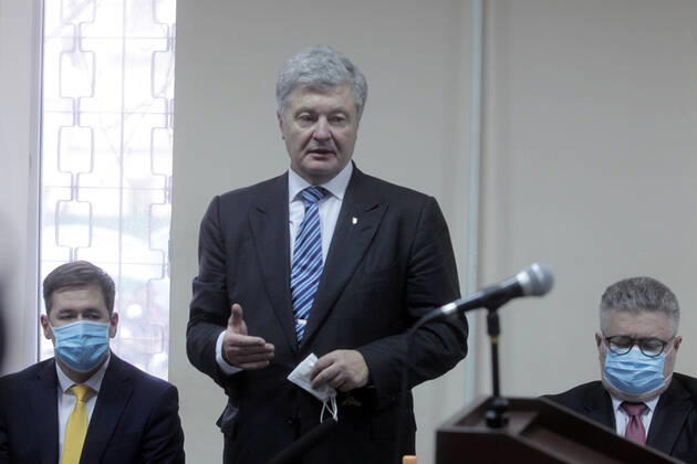 Bilder des Jahres 2022, News 01 Januar News Themen der Woche KW03 News Bilder des Tages Ukraine, Ex Präsident Petro Poroschenko bei Anhörung vor Gericht In Kiew KYIV, UKRAINE - JANUAY 17, 2022 - Leader of the European Solidarity party, MP, the fifth President of Ukraine Petro Poroshenko is seen during the hearing at the Pechersk District Court of Kyiv to choose a measure of restraint for him on suspicion of the high treason, Kyiv, capital of Ukraine Court hearing to choose restraint measure for Petro Poroshenko  Copyright: xYevhenxKotenkox