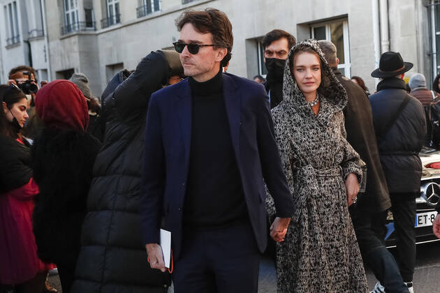 Antoine Pinault et Natalia Vodianova NEWS : Defile Dior Haute Couture Spring Summer 2022 - 24 01 2022 AurelienMorissard Panoramic 