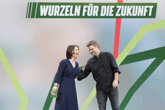 Bilder des Jahres 2022, News 01 Januar News Themen der Woche KW04 News Bilder des Tages Digitale Bundesdelegiertenkonferenz von BÜNDNIS 90 DIE GRÜNEN 2022 in Berlin - Die beiden scheidenden Parteivorsitzenden Annalena Baerbock und Robert Habeck halten eine gemeinsame Rede auf dem Parteitag;Digitale Bundesdelegiertenkonferenz von BÜNDNIS 90 DIE GRÜNEN 2022 in Berlin - Die beiden scheidenden Parteivorsitzenden Annalena Baerbock und Robert Habeck halten eine gemeinsame Rede auf dem Parteitag,