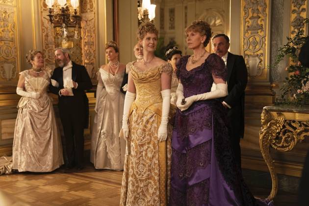 RELEASE DATE: January 24, 2022 TV series. TITLE: The Gilded Age. STUDIO: . CREATOR: Julian Fellowes. PLOT: A wide-eyed young scion of a conservative family embarks on a mission to infiltrate the wealthy neig ring clan dominated by ruthless railroad tycoon George Russell, his rakish son, Larry, and his ambitious wife, Bertha. STARRING: Cynthia Nixon and Christine Baranski. Newport USA  - ZUMAl16_ 20220124_skg_l16_486 Copyright: xHBOx