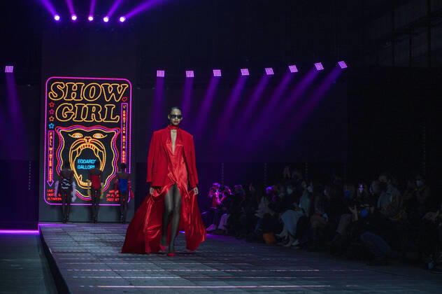 Bilder des Jahres 2022, Entertainment 02 Februar Entertainment Themen der Woche KW05 Entertainment Bilder des Tages AltaRoma Fashion Week in Rom, Edoardo Gallorini Modenschau Rome, cinecittÃ , altaroma, fashion week Edoardo Gallerino fashion show FW 22.23  Copyright: x xIPAx xBarbaraxAmendolax