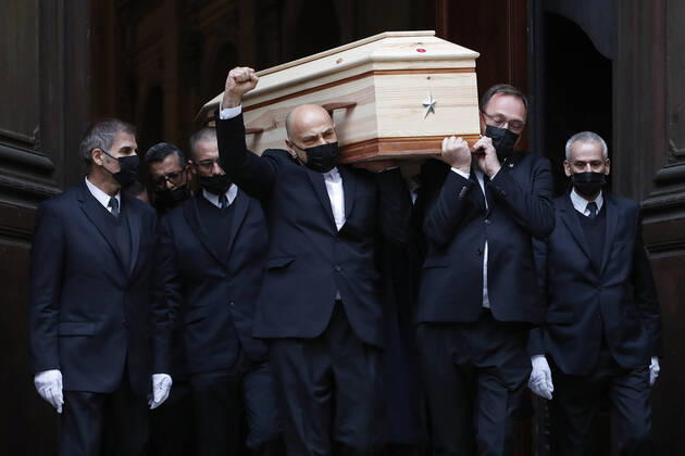 Bilder des Jahres 2022, Entertainment 02 Februar Entertainment Themen der Woche KW05 Entertainment Bilder des Tages Obseques du couturier Thierry Mugler au Temple protestant de l?Oratoire du Louvre - Krzysztof Leon Dziemaszkiewicz CELEBRITES : Obseques de Thierry Mugler - Paris - 04 02 2022 MichaelBaucher Panoramic 