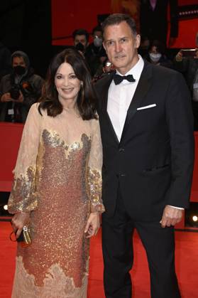 Iris Berben mit Lebensgefährte Heiko Kiesow bei der Opening Ceremony mit der Premiere des Kinofilms Peter von Kant auf der Berlinale 2022 72. Internationale Filmfestspiele Berlin im Berlinale Palast. Berlin, 10.02.2022 Foto:xF.xKernx xFuturexImage