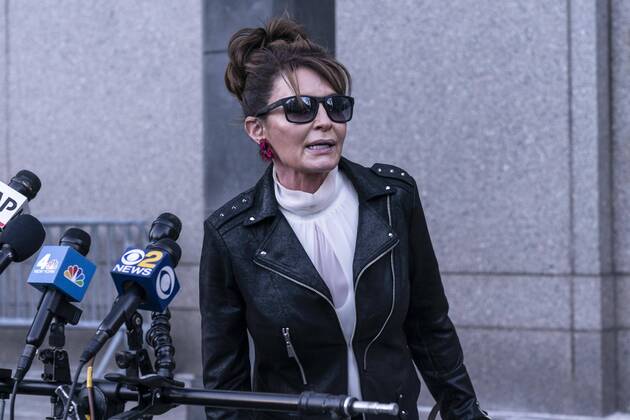 Bilder des Jahres 2022, News 02 Februar News Themen der Woche KW07 News Bilder des Tages February 14, 2022, New York, New York, USA: SARAH PALIN, former Governor of Alaska leaves court after judge dismissed her case at U.S. Southern District Court. The ruling came as a Manhattan jury was deliberating on Palin’s suit, which claimed the NY Times defamed her by unfairly linking her to a 2011 shooting spree that killed six and wounded then-Rep. Gabby Giffords. New York USA - ZUMAr339 20220214_znp_r339_012 Copyright: xLevxRadinx